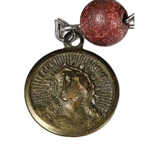 Catholic Rosary Bracelet Red Beads Silver Tone Crucifix & Virgin Mary Medal VTG - Picture 4 of 10